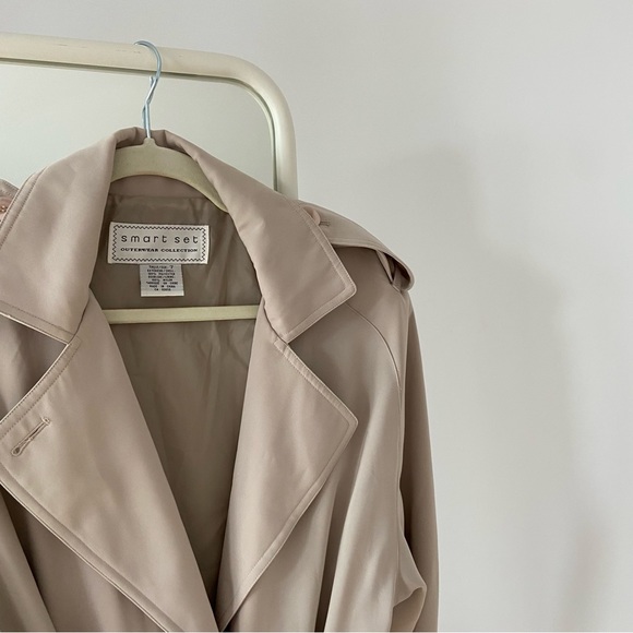 VINTAGE Beige Belted Trench Coat -Size 7 - Picture 7 of 11
